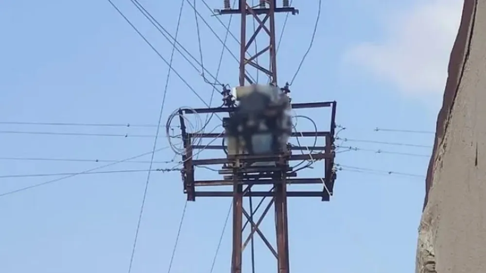 Elektrik akımına kapılan DEDAŞ işçisi yaşamını yitirdi