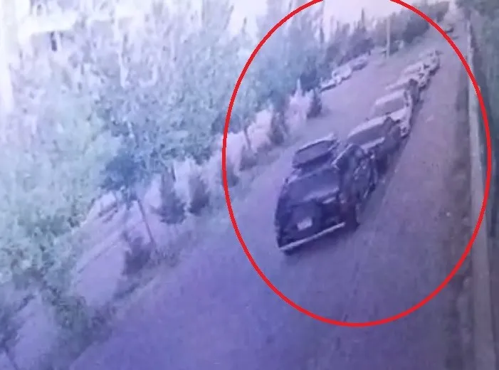 Çocuk sürücüler, ciple 4 otomobile çarptıktan sonra kaçtı