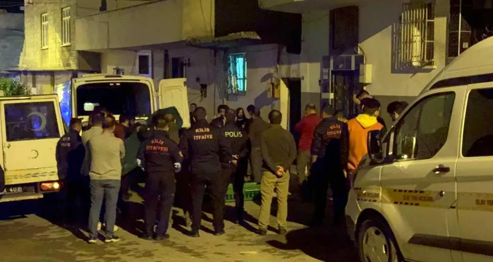 Bir evde 5 ceset bulundu