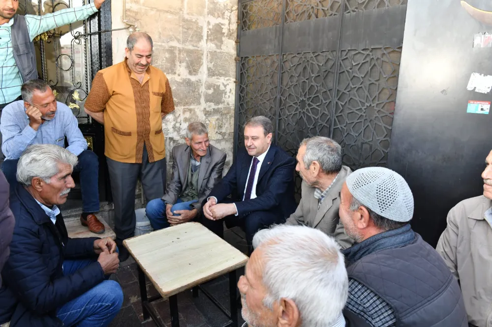 Vali Şıldak, işçi kahvesinde emekçilerin sorunlarını dinledi