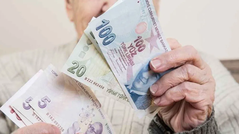 Emekli bayram ikramiyesi ödemeleri başladı