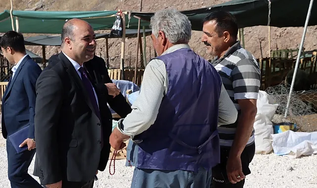 Çiftçi, besiciler ve vatandaşlarla bir araya geldi