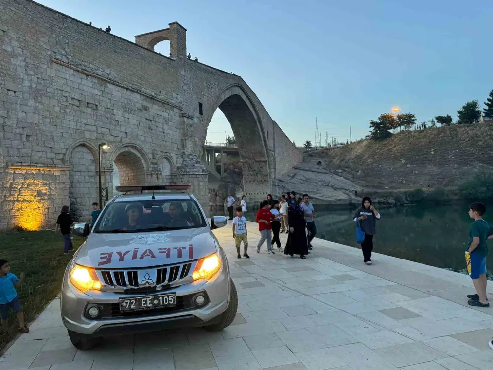 Barajda mahsur kalan 2 vatandaş kendi imkanlarıyla çıktı
