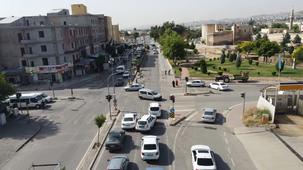 BÜYÜKŞEHİR’DEN BEYKAPISINDA KAVŞAK DÜZENLEME ÇALIŞMASI