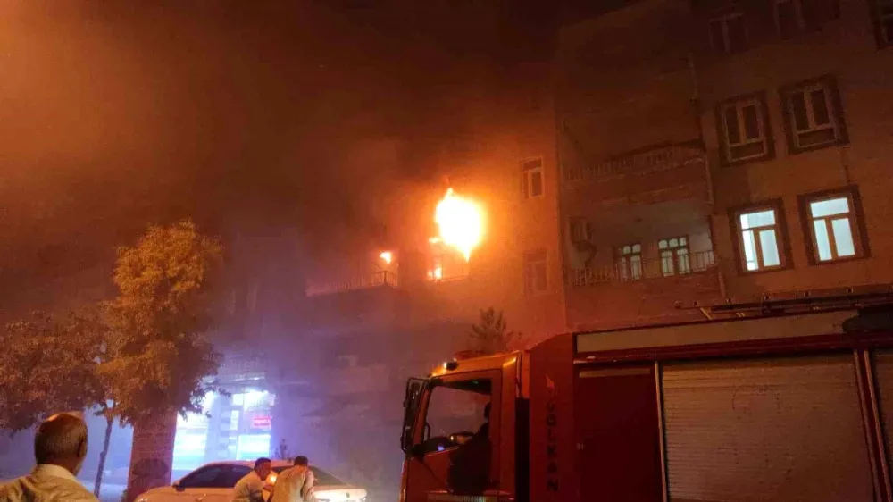 Haliliye’de dört katlı binada yangın
