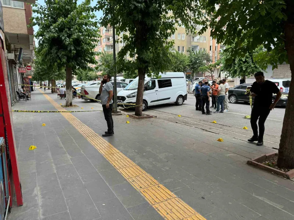Anlaşma masasında silahlar konuştu: 4 yaralı