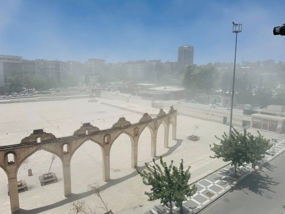 Urfa’da tozu dumana katan yıkım!