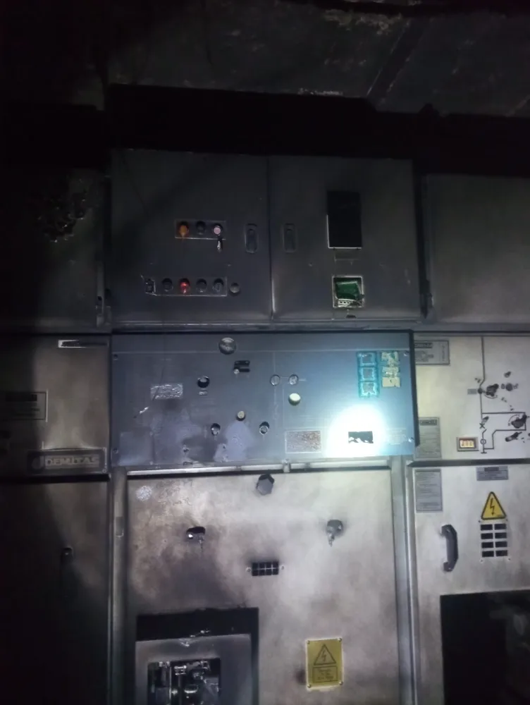 6 mahalleye elektrik sağlayan trafo binası kundaklandı
