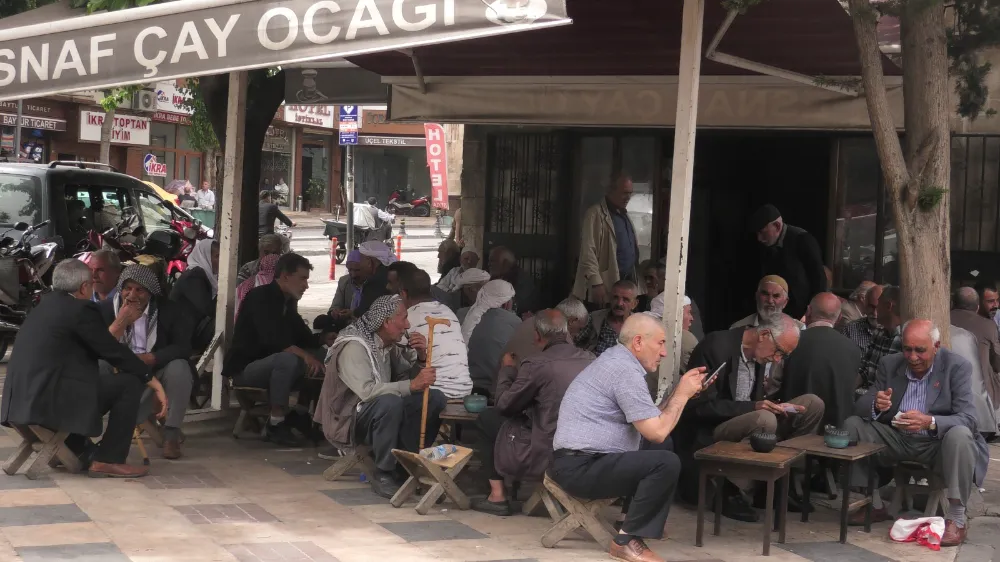 Emekliler isyan ediyor: Emekli maaşı yetmiyor, ek iş zorunlu oldu