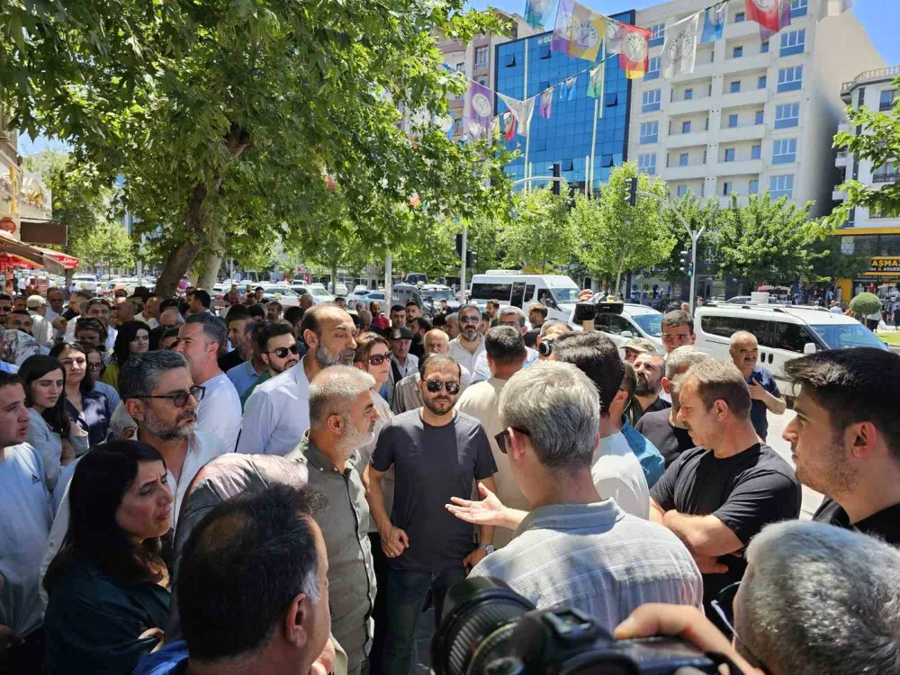 İzinsiz gösteriye müdahale: 3 gözaltı