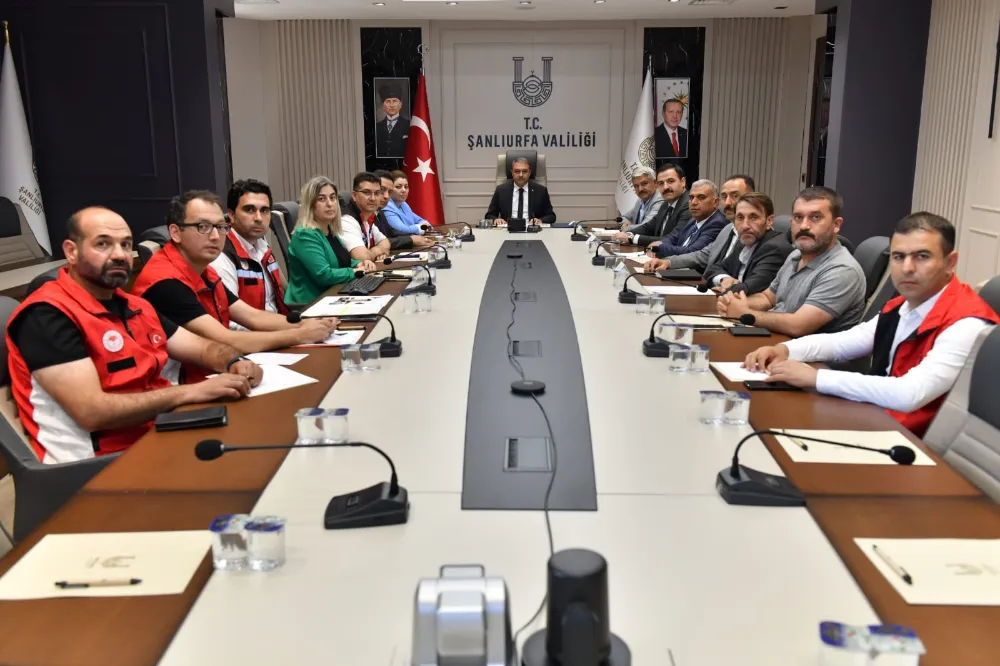 Urfa Valisi Sokak hayvanları için toplandı