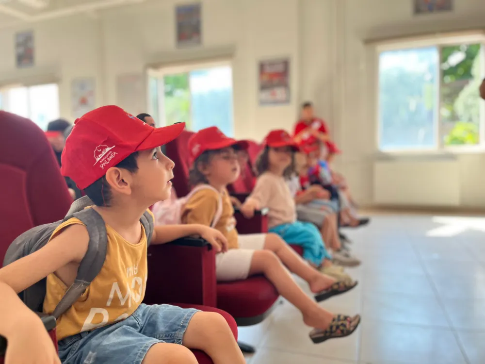 Çocuklar itfaiye eğitiminde hem eğlendi hem öğrendi