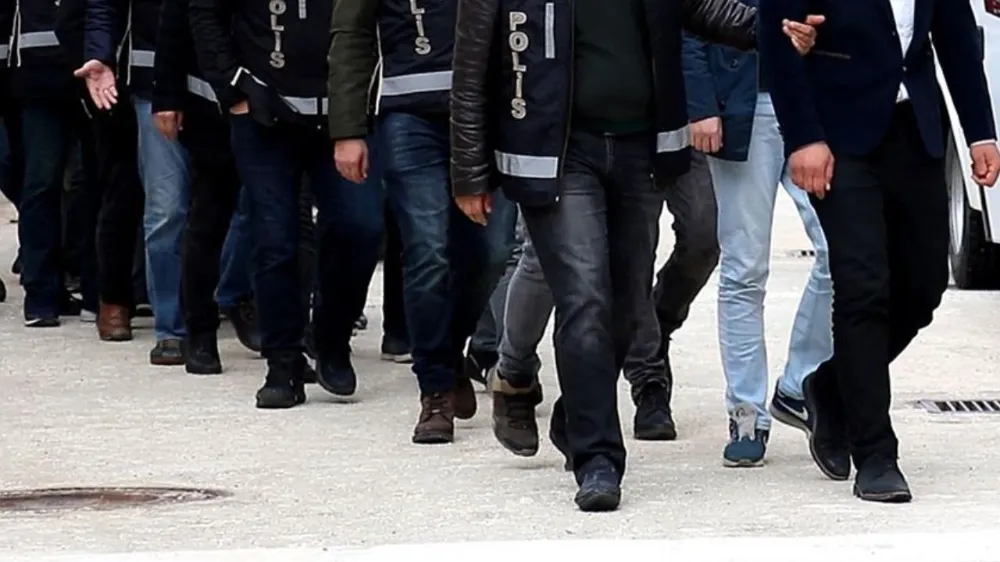 81 ilde operasyon: 4 binden fazla firari yakalandı