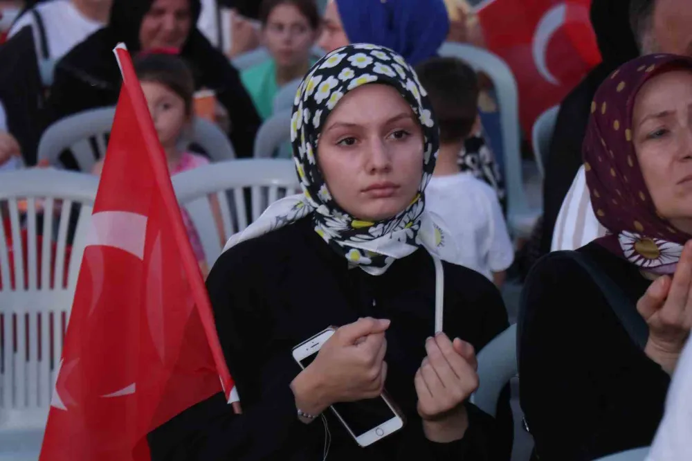 8 yıl sonra aynı meydanda tek yürek oldu