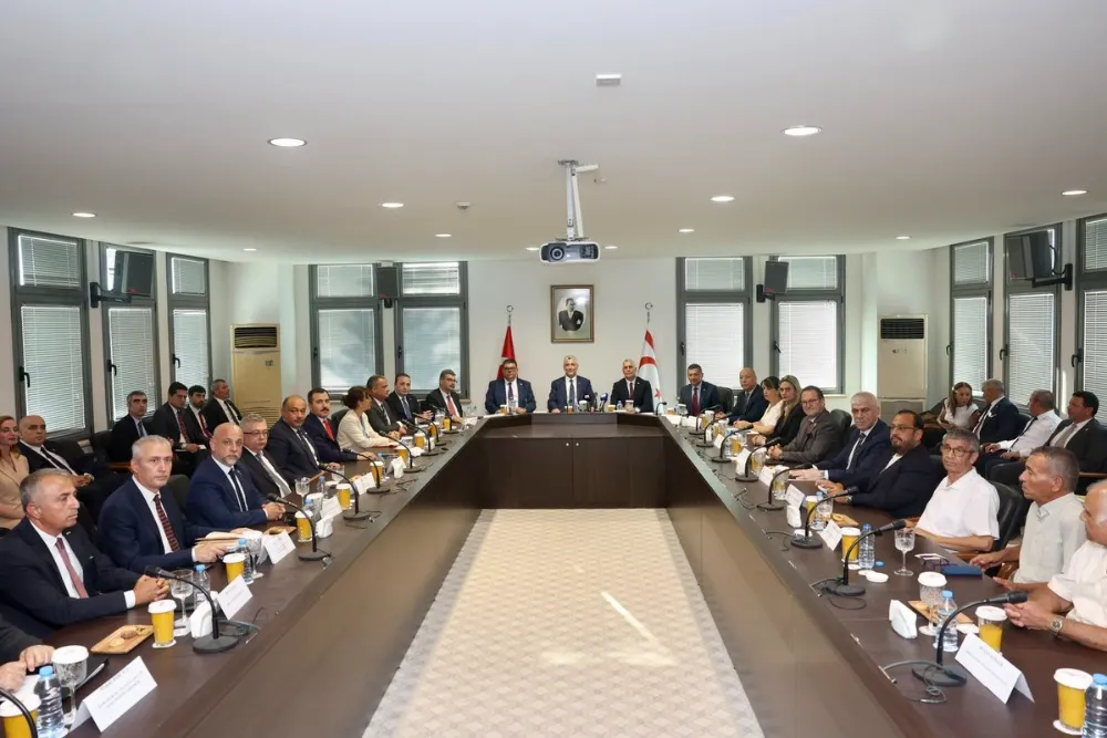 İki bakan "görevden affını" istedi