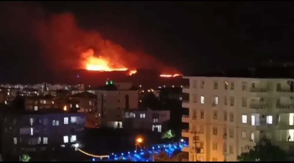 Yıldırım düşmesi nedeniyle çıkan yangın kontrol altına alındı