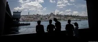 Resmi verilere göre beş yılda 697 bin 194 Türk vatandaşı Türkiye'den ayrıldı