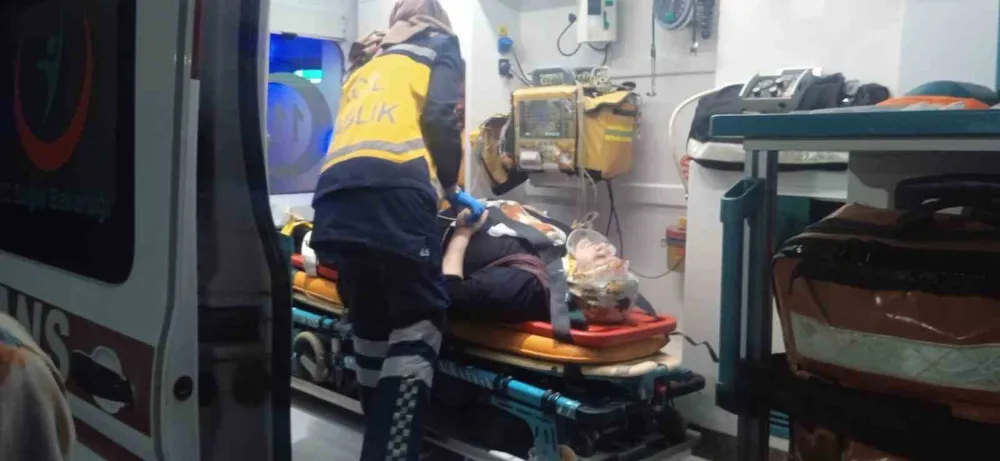 Elektrikli motosiklet devrildi: 3 yaralı