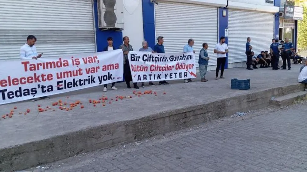 Urfalı çiftçilerin eylemi devam ediyor