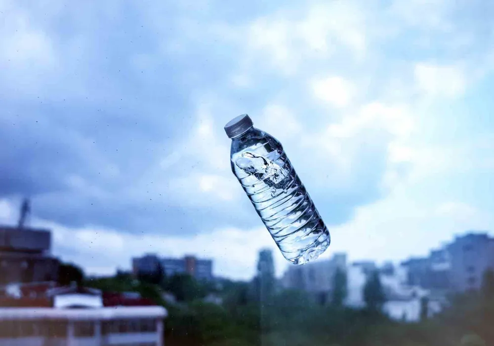 Yarım litrelik pet şişe suyun fiyatı 10 lira oldu