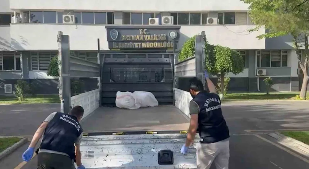 kamyonet kasasında 45 kilo esrar ele geçirildi