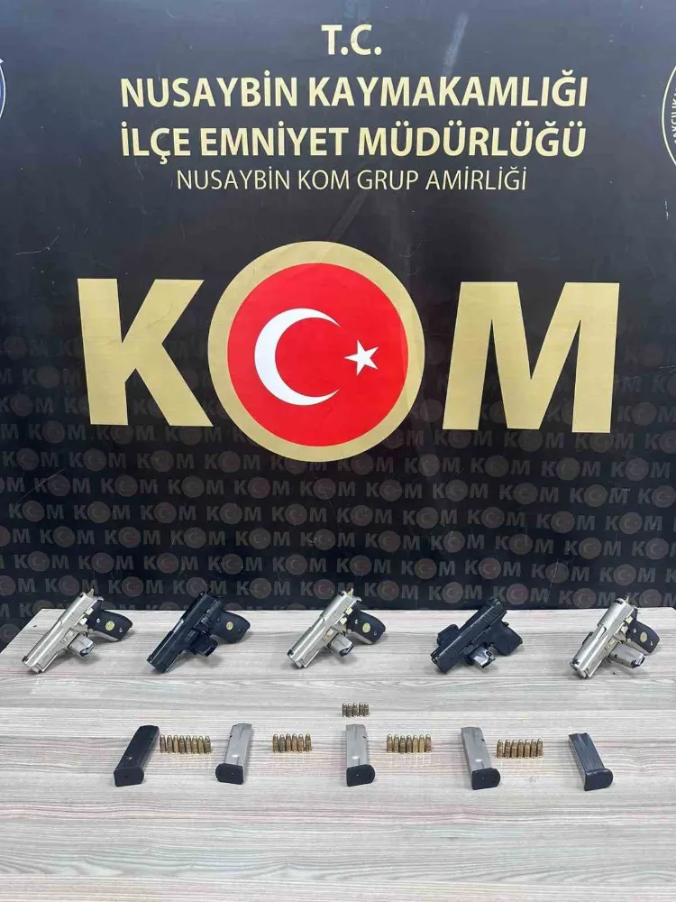 5 adet tabanca ve uyuşturucu ele geçirildi