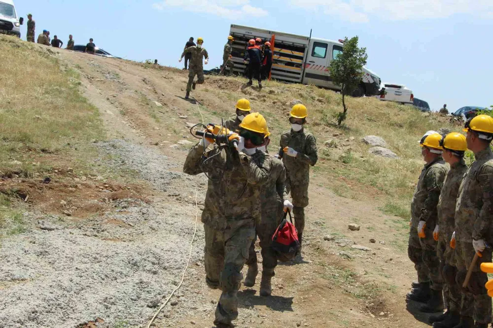 600 Mehmetçik AFAD gönüllüsü olmak için eğitim alıyor