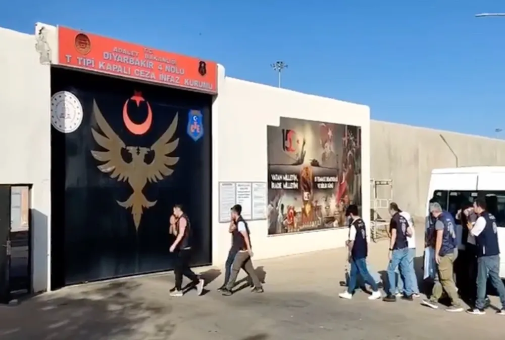 Merkezli 19 ilde ‘çocuk müstehcenliği’ operasyonu: 14 tutuklama