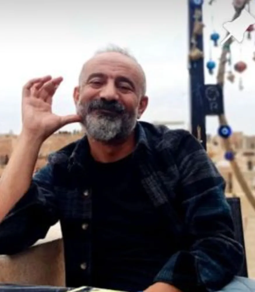 Öğretmen evinde ölü bulundu