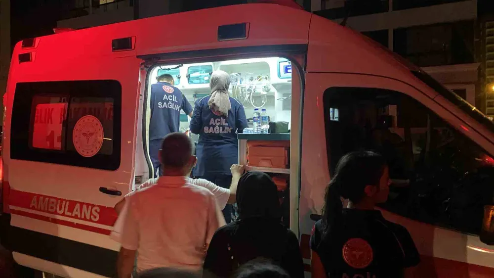 Sitede yangın paniği: 4 kişi dumandan etkilendi