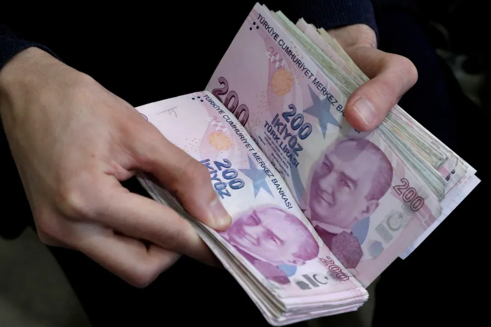“Asgari ücretle bir hafta geçinme şansınız yok”