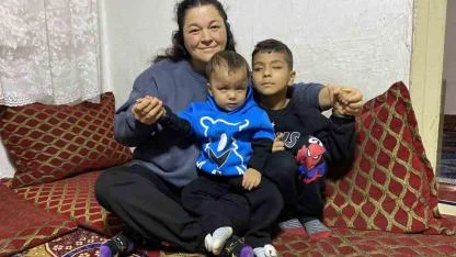 Annelerinin yüzünü ve dünyanın renklerini ilk defa gördüler