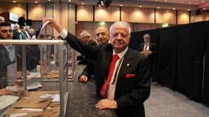 Beşiktaş’ta divan başkanı adayları oylarını kullandı