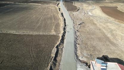 Büyüşehir, Siverek kırsalında beton yol çalışmalarını sürdürüyor