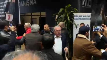 CHP kongresinde basın mensuplarına saldırı