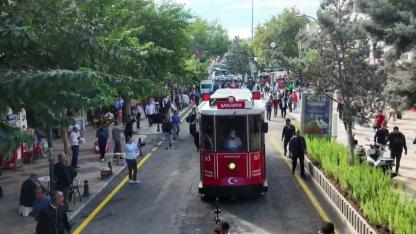 Divanyolu nostaljik tramvayla tanıştı