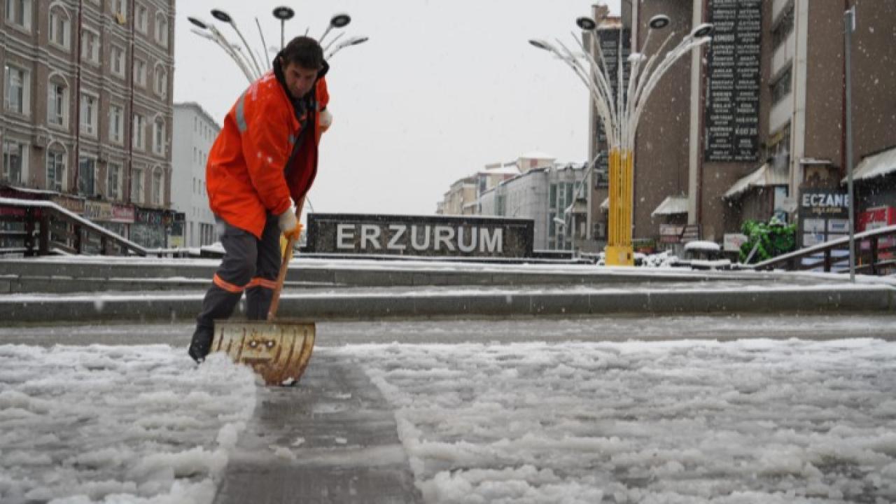Erzurum&#039;da kar etkili oldu