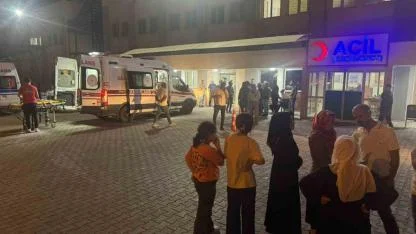 Fıstık işçilerini taşıyan minibüs ile hafif ticari araç çarpıştı: 7 yaralı