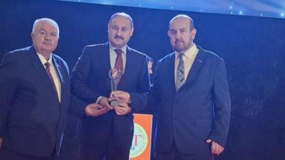 Gülpınar’a “Yılın En Başarılı Belediye Başkanı” ödülü