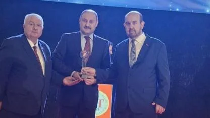 Gülpınar’a “Yılın En Başarılı Belediye Başkanı” ödülü