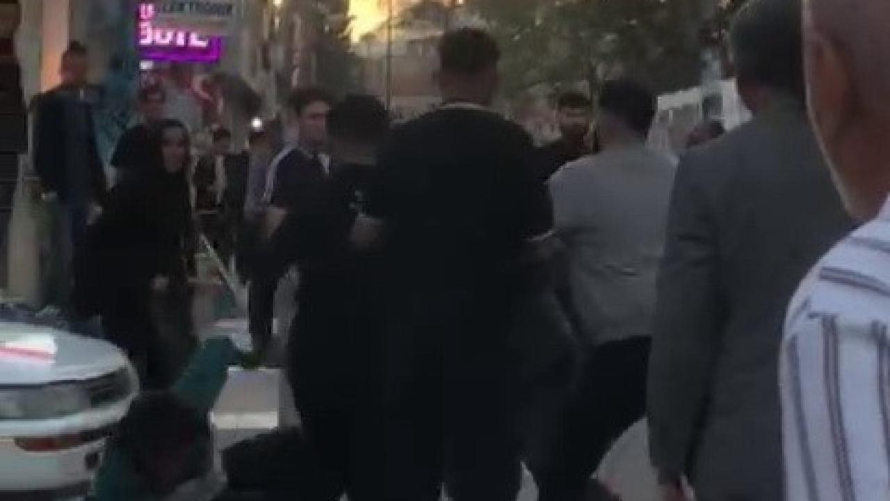 İki grup arasında kavga