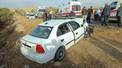 İki otomobil çarpıştı: 4 yaralı