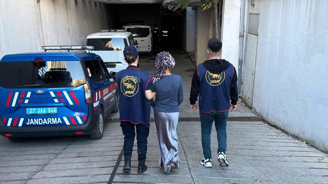 Kesinleşmiş 24 yıl hapis cezası ve 55 suç kaydı ile aranan hırsızlık şüphelisi yakalandı