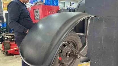 Kış lastiği zorunluluğu 15 Kasım’da başlıyor: Sürücüler lastik takmak için kar yağmasını beklememeli
