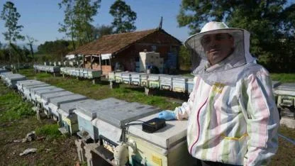 Komiser arıcıdan bal verimini artıran yerli cihaz