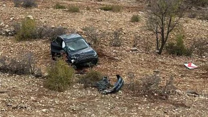 Kontrolden çıkan otomobil şarampole devrildi: 2 yaralı