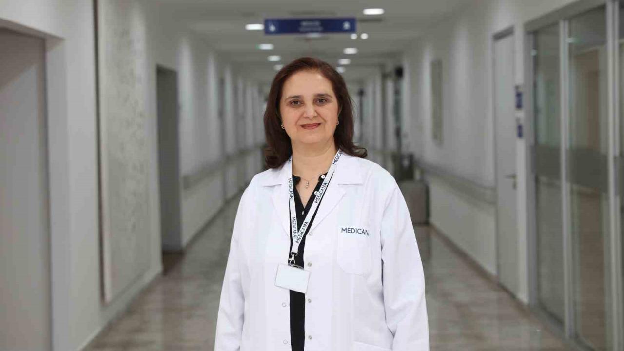 Op. Dr. Gökmengil: &quot;Şah damarı hastalıkları felç riskini artırıyor&quot;