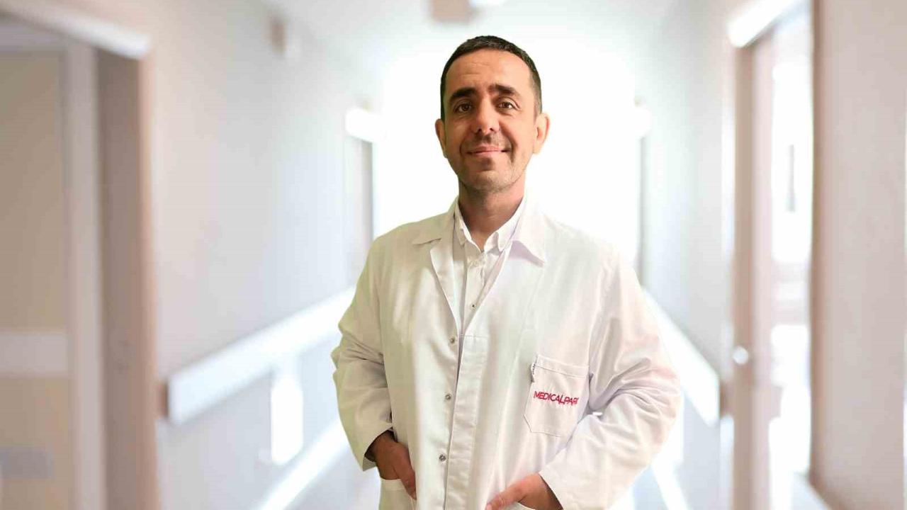 Opr. Dr. Hakan Peker: &quot;Her 8 kadından 1’i meme kanseri riski altında&quot;