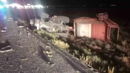 Tır, traktöre bağlı tarım makinesine çarptı: 1 yaralı