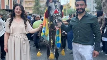 Şanlıurfa'da çeyiz taşıma merasimi görenleri şaşırttı